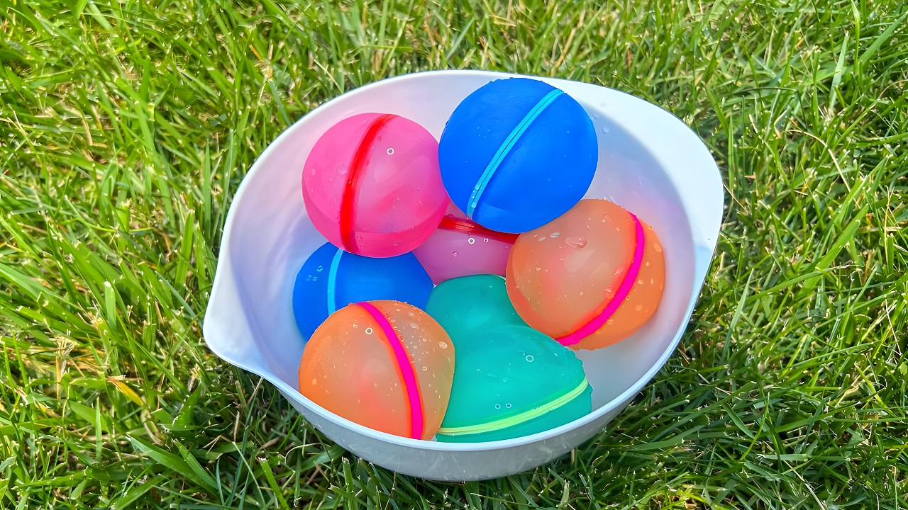 Colorful and Earth-Friendly: The Dyeing Process of Biodegradable Balloons