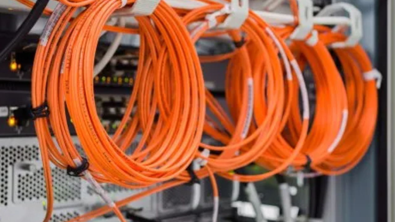 What Is The Recommendation For Selecting Fiber Cables In Building Infrastructure?